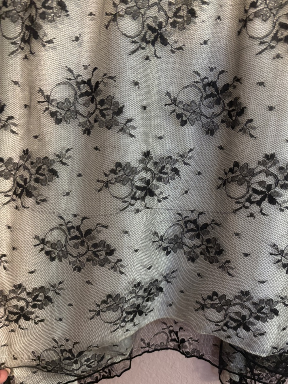 NWOT Delicate Black & Cream Lace Chemise - Size Large - Picture 2 of 3